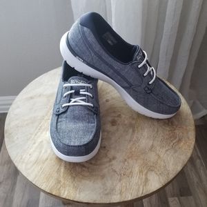 Sketchers sneakers
